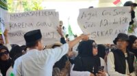 Demo Guru Madrasah di Polman, Desak Pemerintah Buka Rekrutmen PPPK