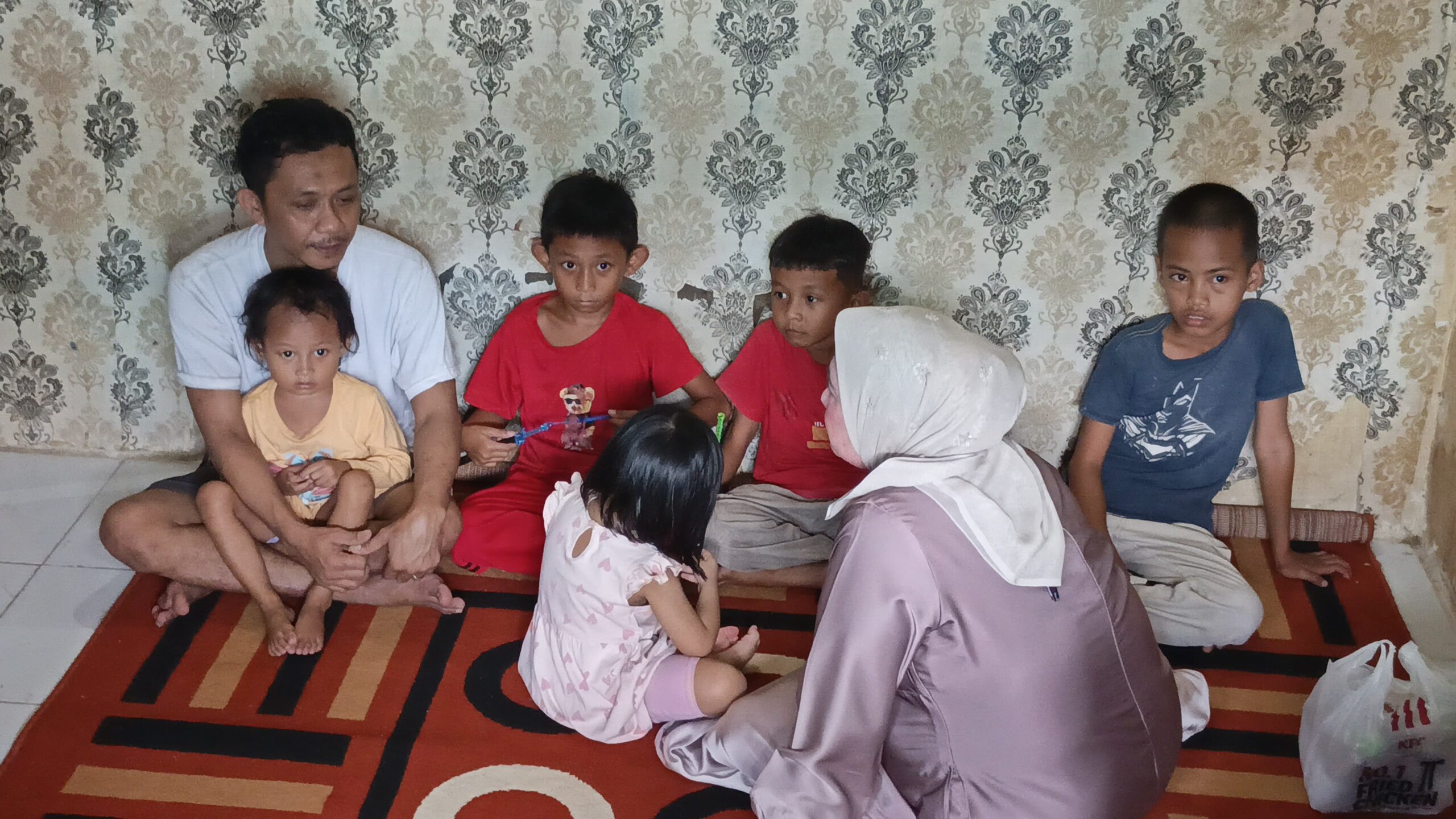 Kisah Haru di Mamuju: Fatmawati Salim Kunjungi Ayah Tunanetra Besarkan 5 Anak Seorang Diri