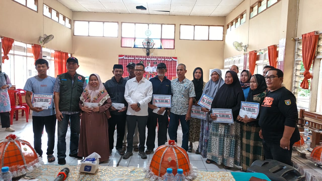 Bupati Samsul Mahmud Salurkan Bantuan Bencana Alam di Lima Kecamatan di Polman