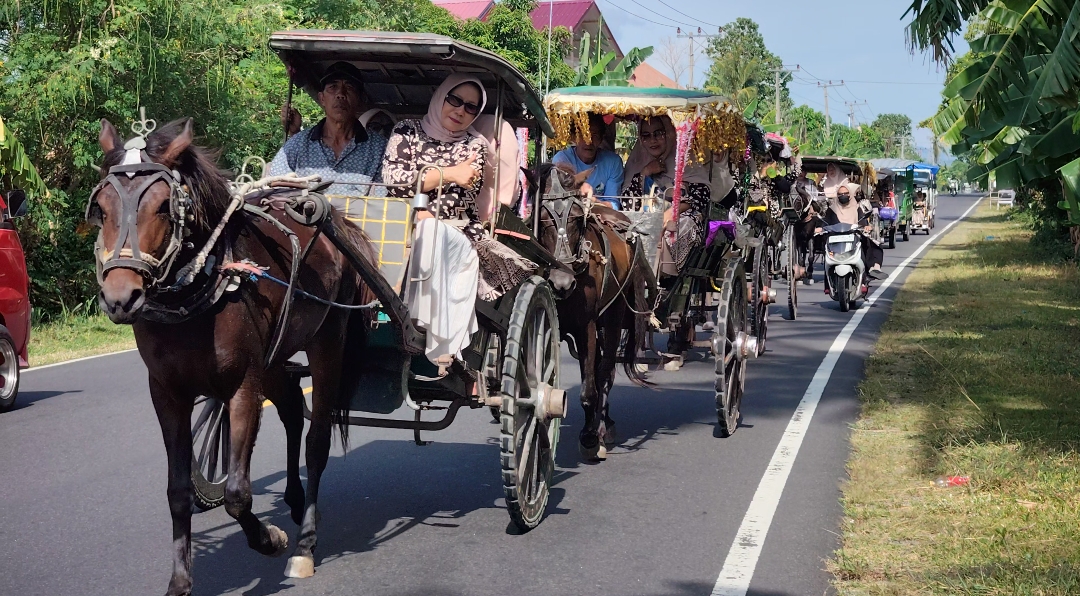 Tradisi Sambut Ramadhan, Ibu-Ibu di Tinambung Pawai Bendi Ziarah ke Makam Ulama
