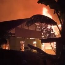 Rumah Warga di Kelurahan Polewali, Hangus Terbakar. (Foto: Istimewa)