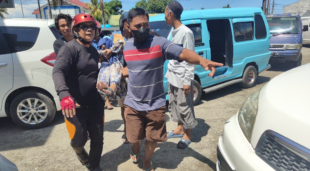 Perjuangan Mendapat BBM di Polman: Warga Pingsan di Tengah Kerumunan Antrean yang Mengular