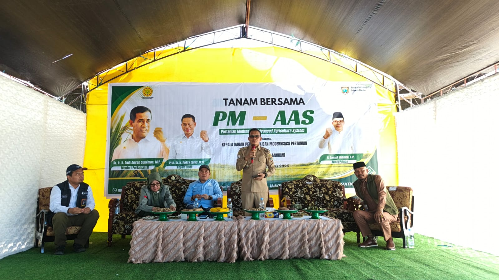 Samsul Mahmud Tinjau Pertanian Modern di Wonomulyo, Targetkan Polman Jadi Lumbung Pangan dengan Sistem PM-AAS