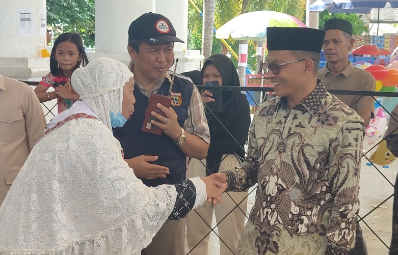 Resmi Diberangkatkan! Ini Pesan Penting Bupati Samsul Mahmud Kepada CJH Kloter 19
