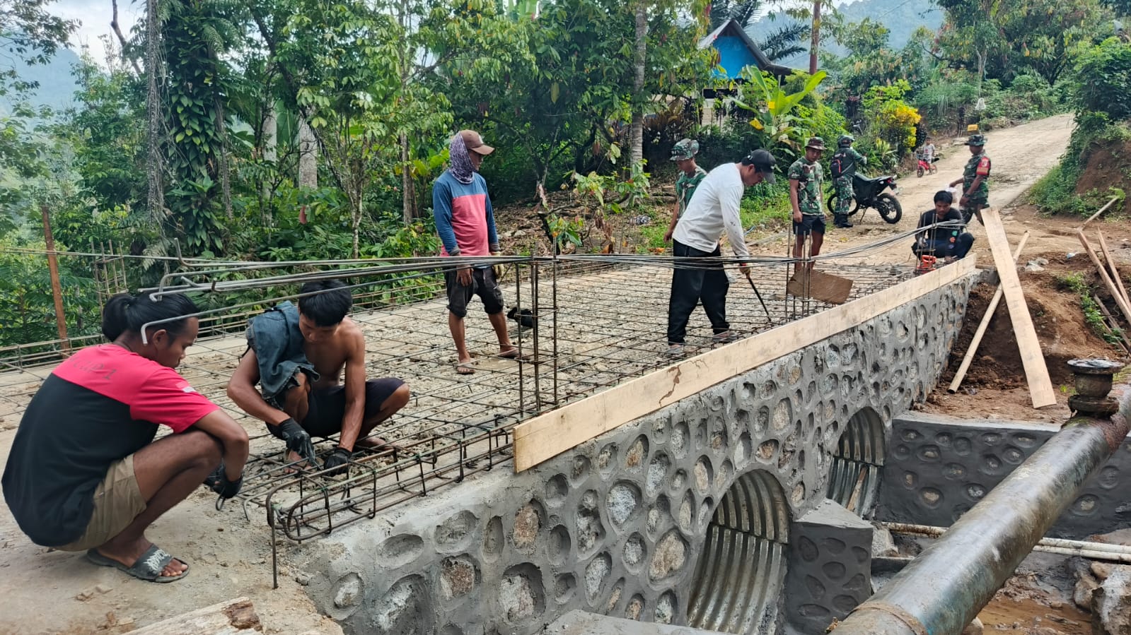 Pengerjaan Jembatan Perintis Garuda Capai 80 Persen, Akses Warga Desa Kunyi Segera Terhubung