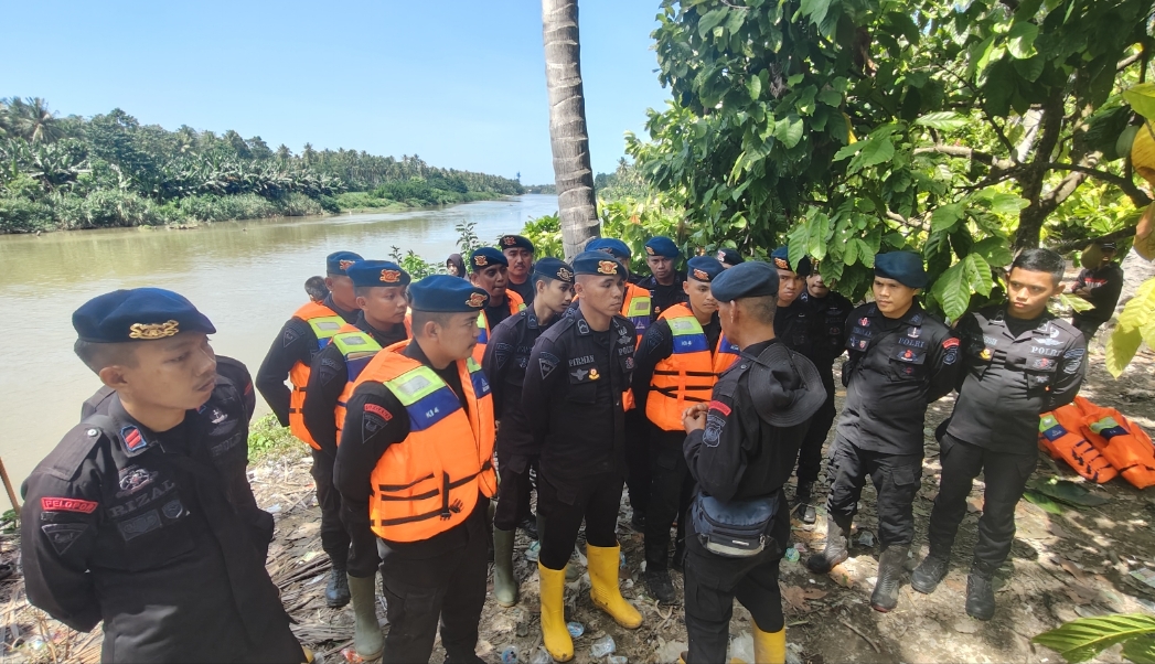 Cari Anak Tenggelam di Sungai Maloso, Kompi IV Brimob Sulbar Kerahkan 20 Personel