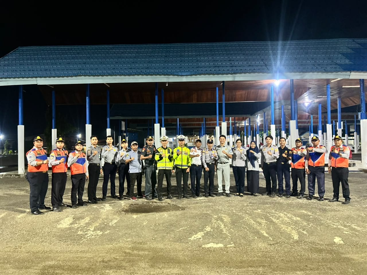 Pastikan Libur Sekolah Aman, Tim Gabungan Sulbar Periksa Kelaikan Bus di Terminal Simbuang