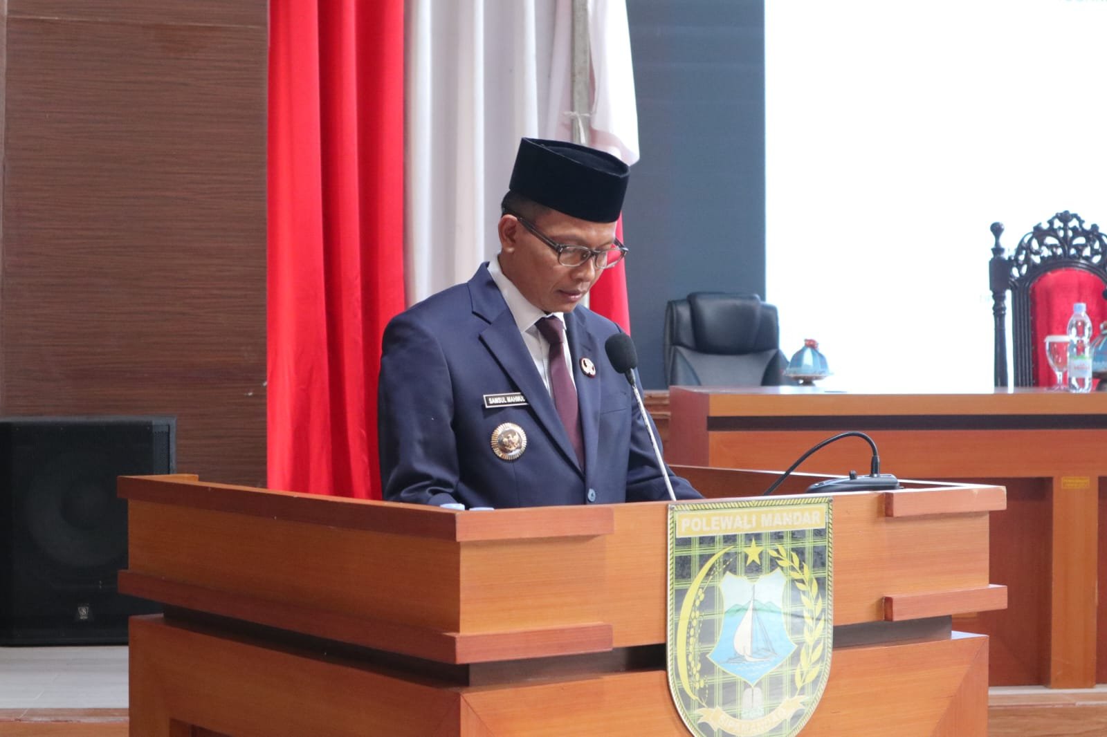 Paripurna DPRD Polman: Bupati Sampaikan Klarifikasi Data Fiskal dan Siapkan Sinkronisasi Dokumen APBD