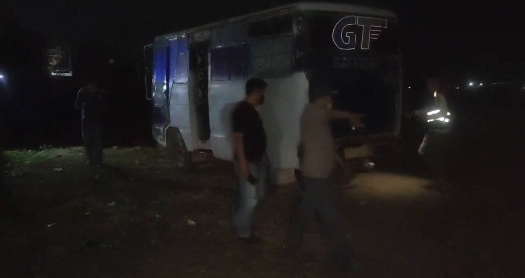 Satgas BBM Amankan Bus dan Truk Diduga Pelangsir BBM Subsidi di Polman, 3 Orang di Periksa Polisi